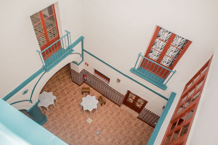 Entrance & Lobby