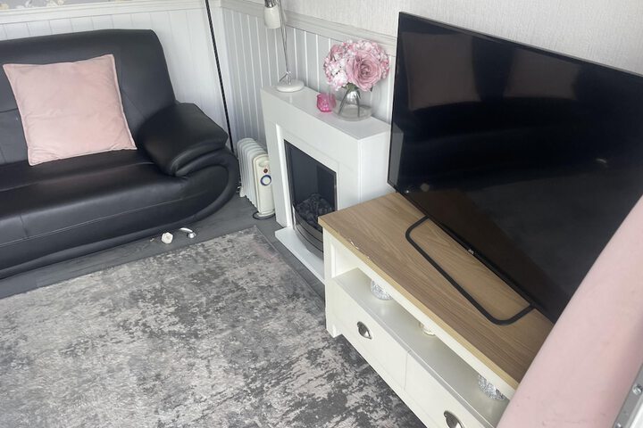 Room 17 of 27