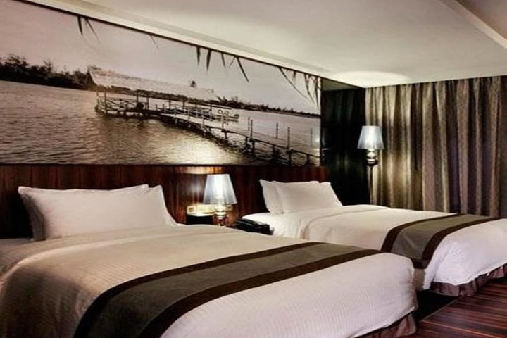 Room 16 of 77