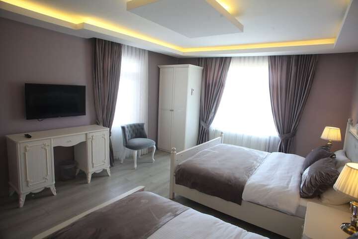 Room 6 of 110