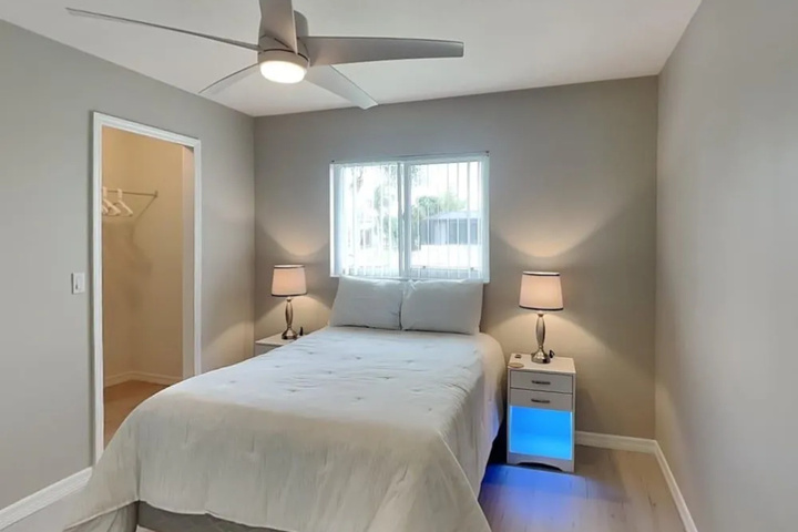 Room 4 of 11