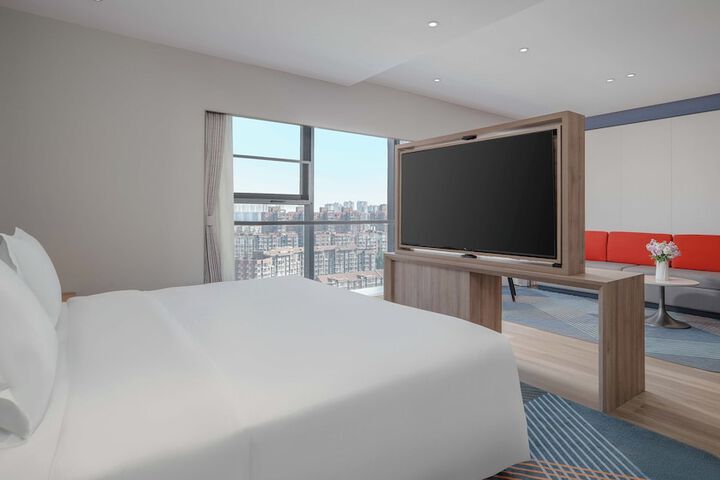 Room 22 of 48