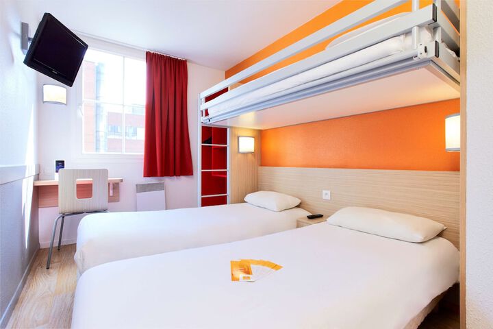 Room 14 of 27