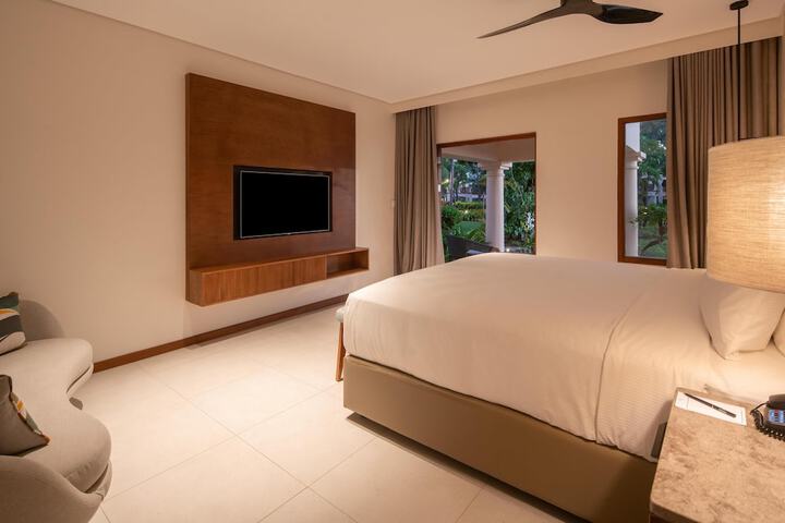Room 22 of 221