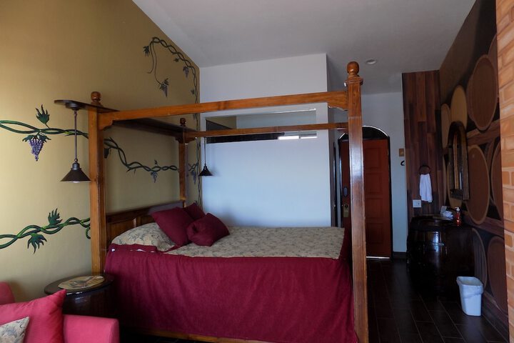 Room 3 of 413