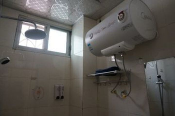Room 2 of 64