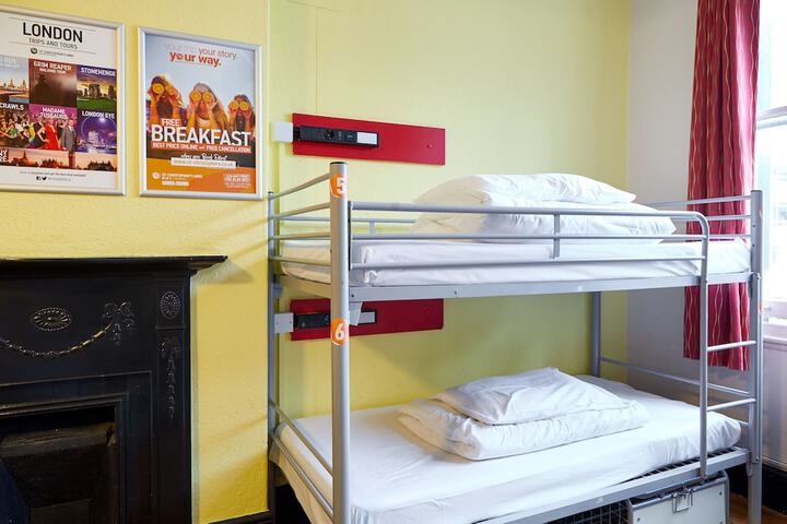 Room 16 of 79