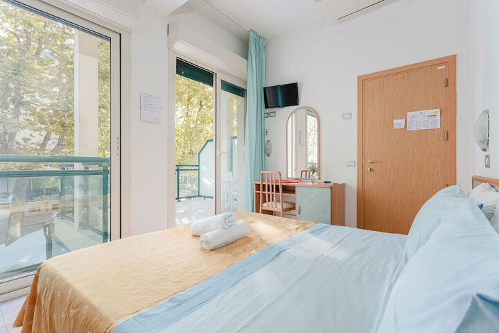 Room 3 of 41