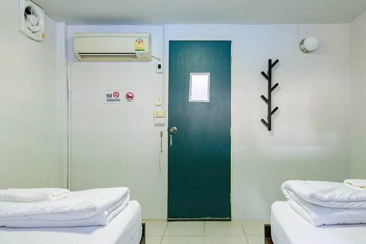 Room 21 of 45