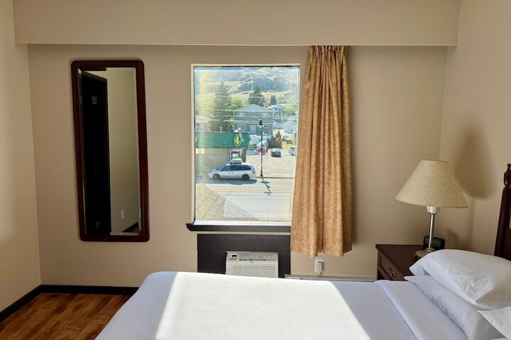 Room 9 of 22
