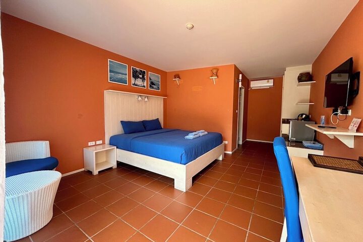 Room 34 of 104