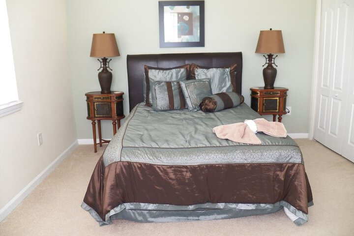 Room 4 of 32
