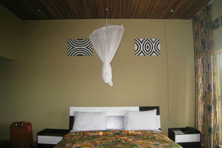 Room 10 of 35