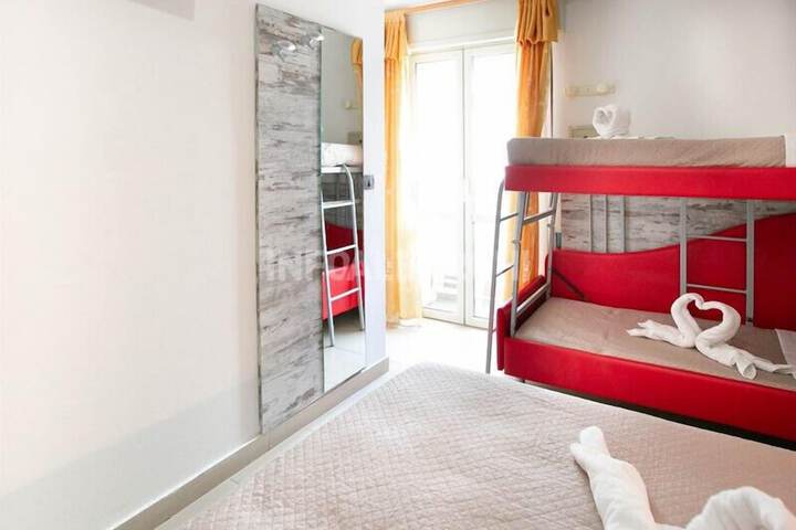 Room 13 of 45