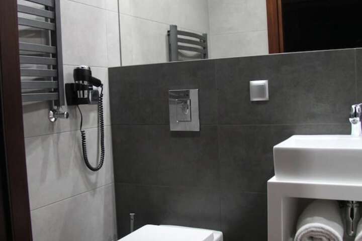 Room 50 of 62