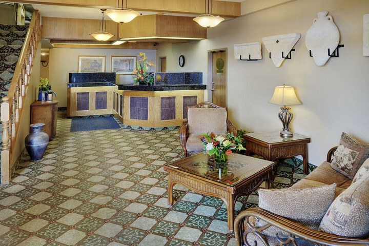 Entrance & Lobby