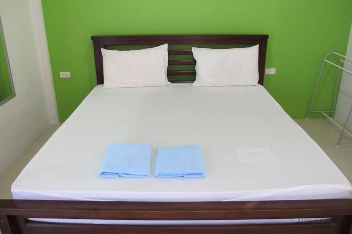 Room 4 of 38