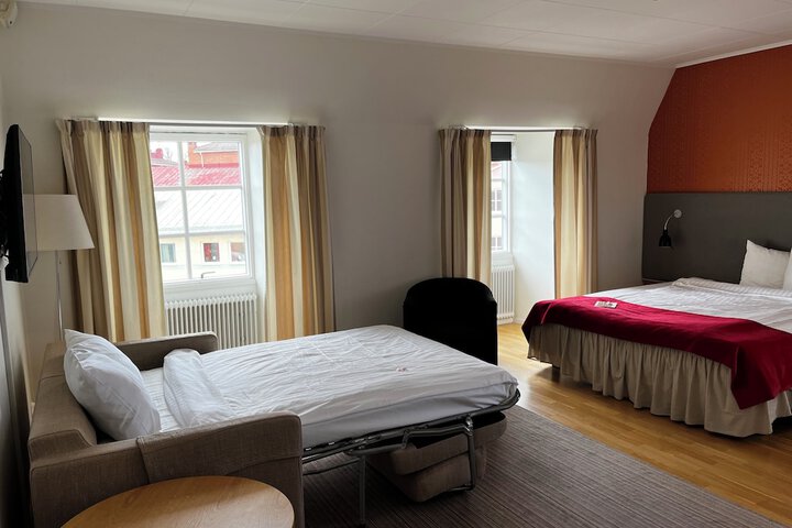 Room 27 of 84