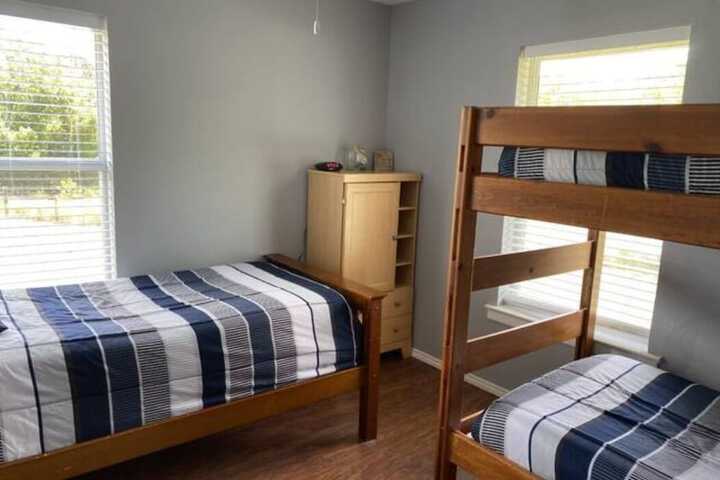 Room 4 of 31