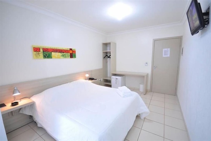 Room 10 of 20