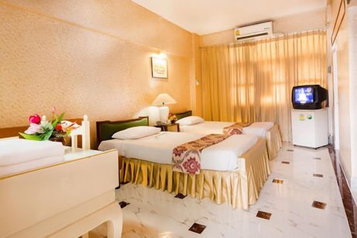 Room 4 of 19