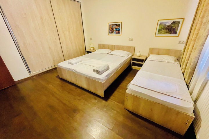 Room 22 of 146