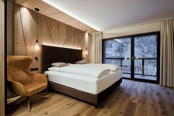 Room 15 of 90