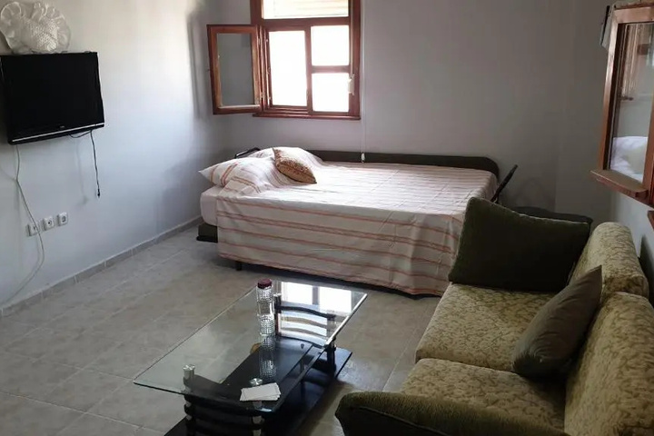 Room 2 of 8