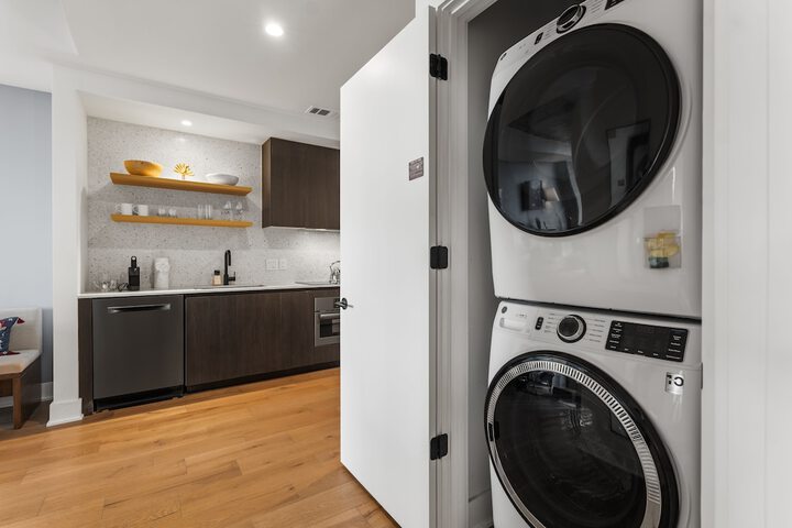 Laundry 711 of 860