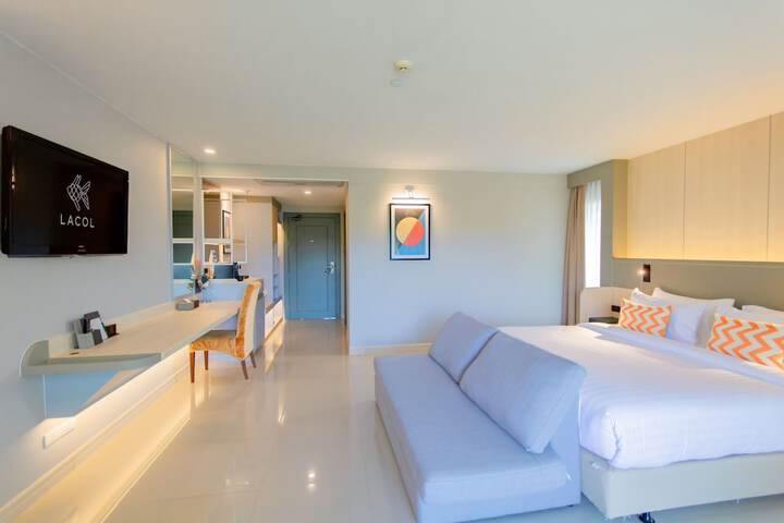 Room 32 of 144