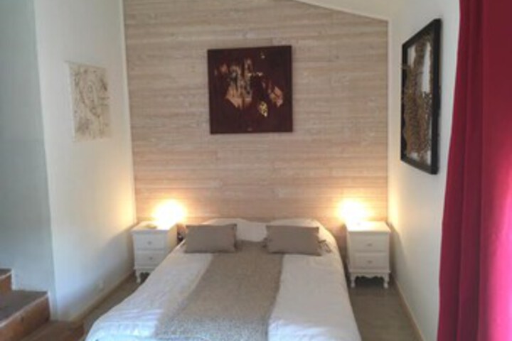 Room 10 of 49