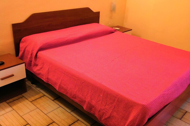 Room 1 of 6