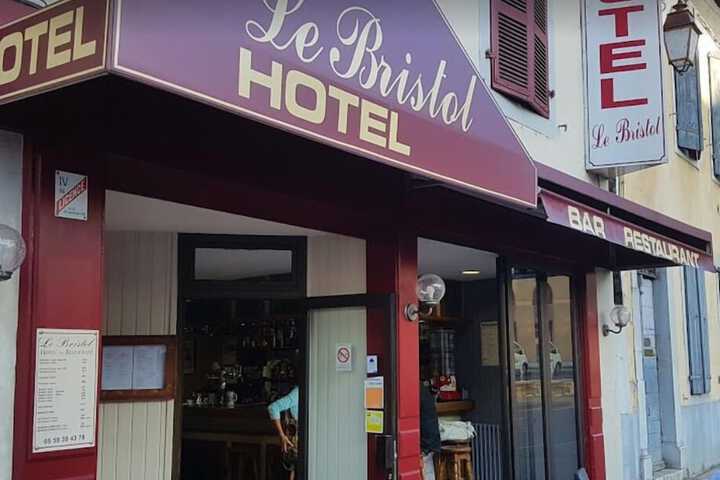Hôtel Le Bristol in Oloron-Sainte-Marie
