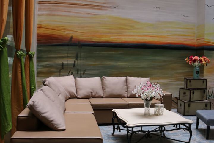 Ballroom/Hall 79 of 90