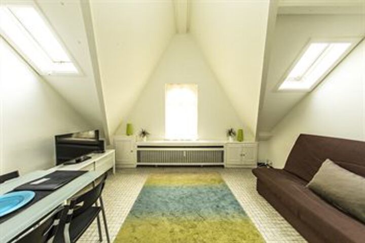 Room 18 of 28