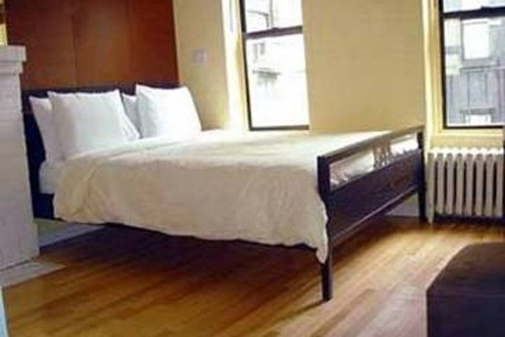 Room 2 of 5