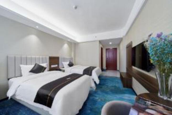 Room 16 of 18