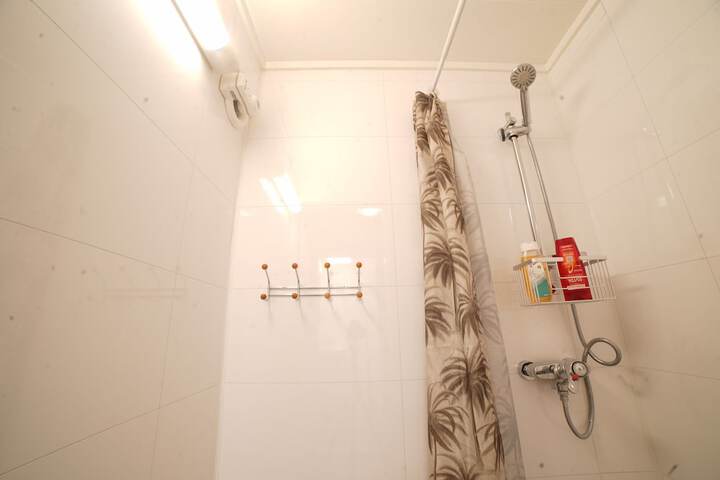 Room 14 of 26