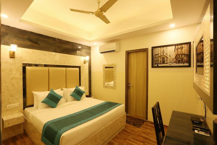 Room 15 of 22