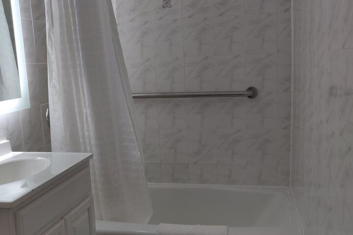 Classic Queen Bed (21 of 26)