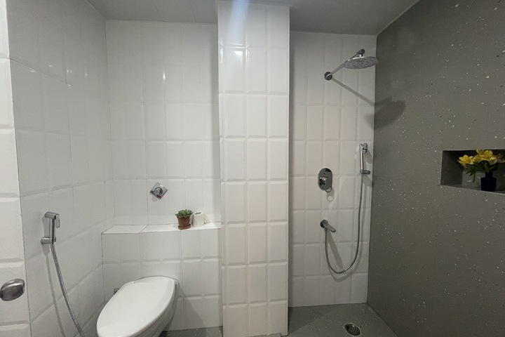 Room 15 of 18