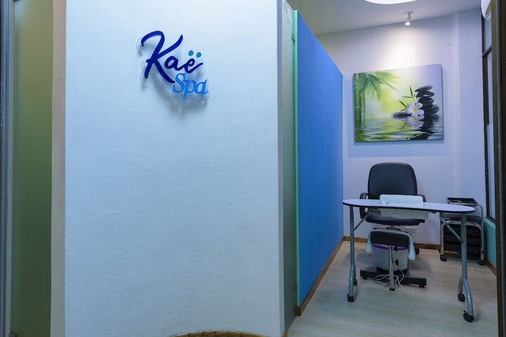 Nail salon