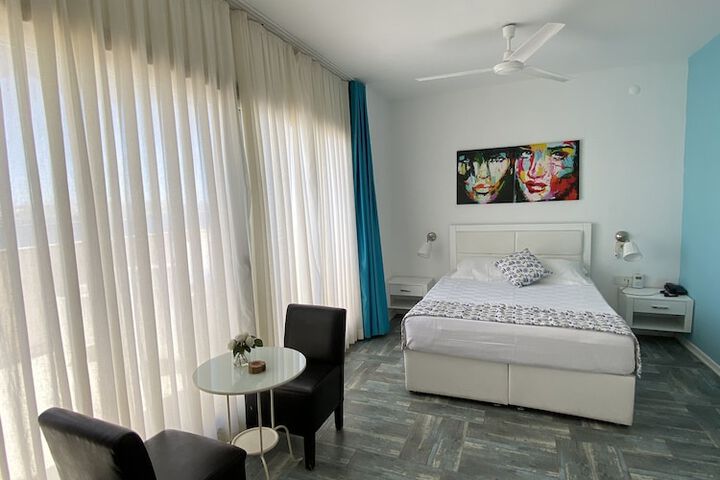 Room 35 of 258