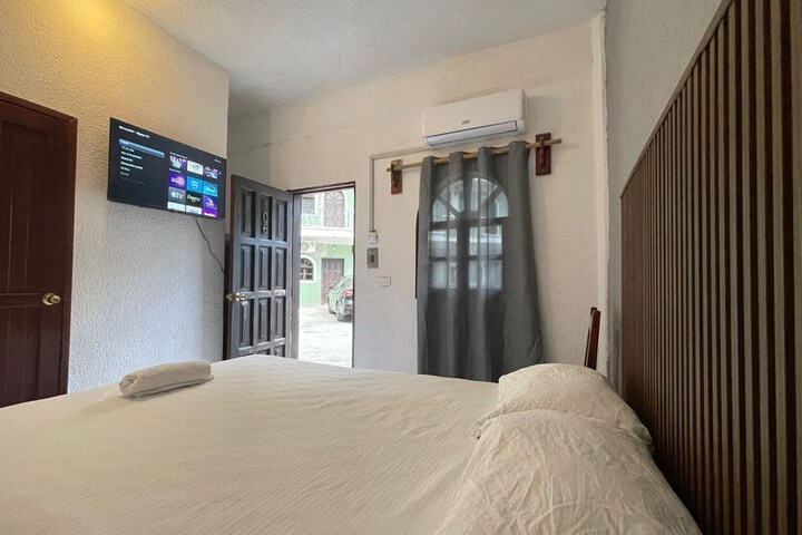 Room 27 of 39