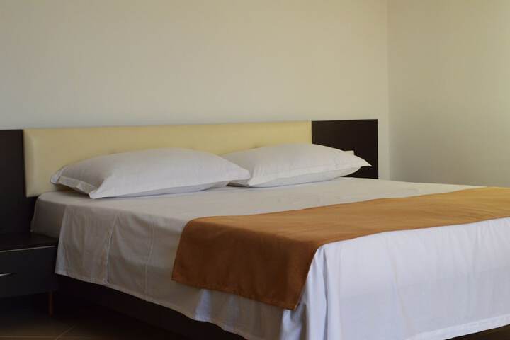 Room 8 of 32