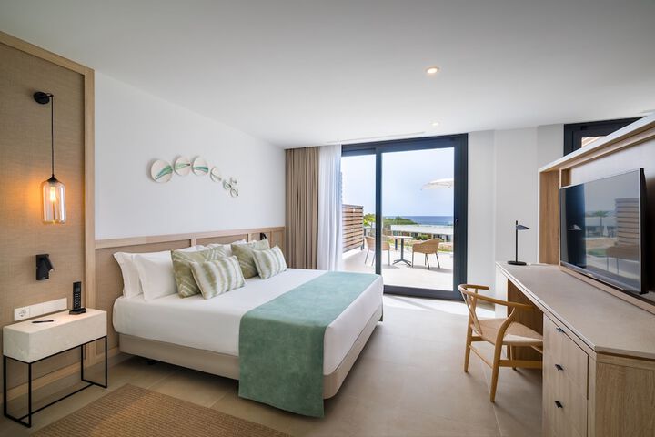 Room 10 of 82