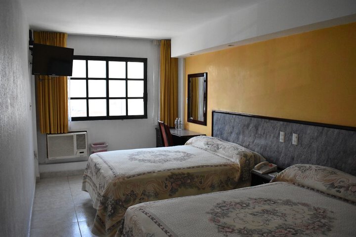Room 27 of 78