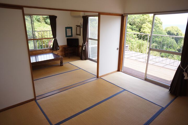 Room 3 of 20