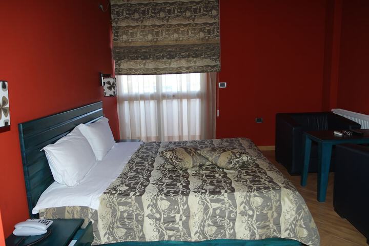 Room 7 of 98