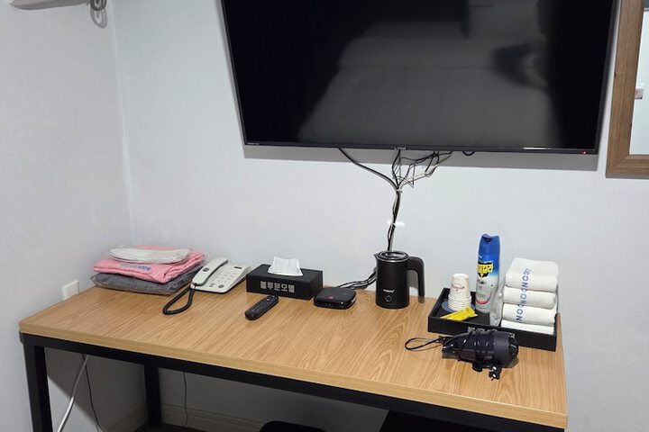 Room 28 of 58
